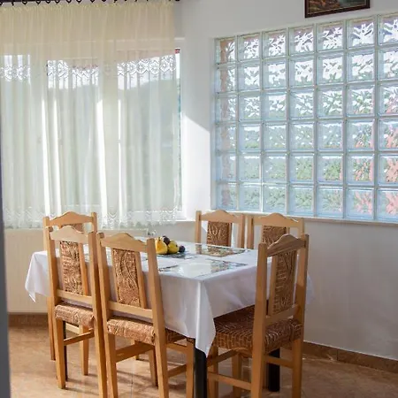 Homestay Casa Diana-maria Curtea De Arges